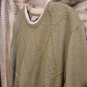 🎀🍃 Quilted Crewneck